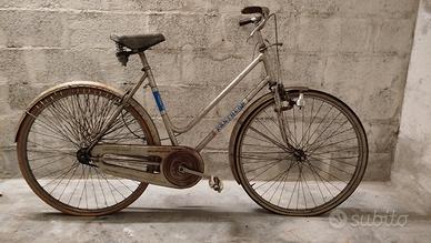 bicicletta vintage da restaurare