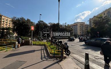 Locale commerciale via Ugo Niutta,adiacente piazza