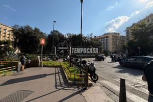 Locale commerciale via Ugo Niutta,adiacente piazza