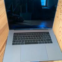 MacBook Pro 15” i9 + 2 Dock Thunderbolt gratis!