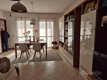 Appartamento attico luminoso arredato con terrazzo