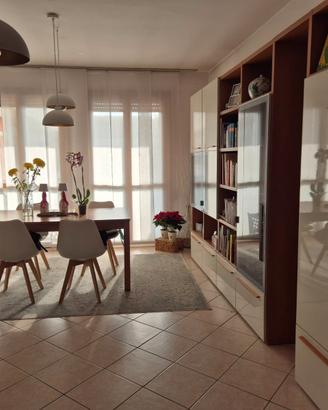Appartamento attico luminoso arredato con terrazzo