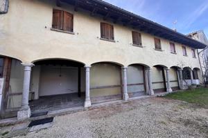 SUGGESTIVA CASA BICAMERE PRONTA DA VIVERE!