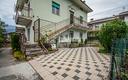 quadrilocale-con-doppio-balcone-soffitta-e-posti
