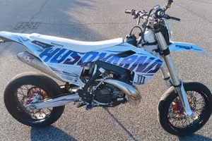 motard husqvarna 300 2t TRATTABILE