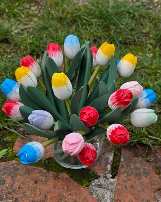 Lotto 22 Tulipani in legno made Olanda 