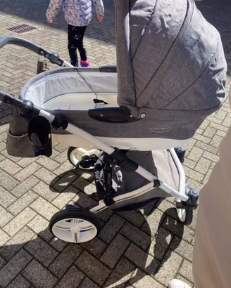 Trio Passeggino 3 in 1 Momi - Navicella + Passeggi
