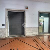 NEGOZIO A LAVAGNA