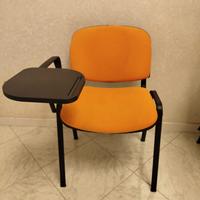 sedia ufficio con tavolino ribaltabile 