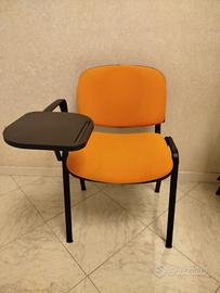 sedia ufficio con tavolino ribaltabile 