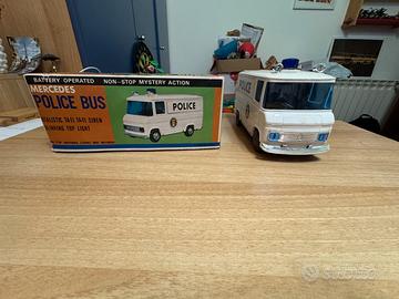 Giocattolo vintage Mercedes polizia