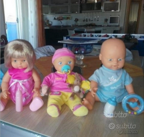 Varie bambole