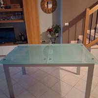 Tavolo in vetro