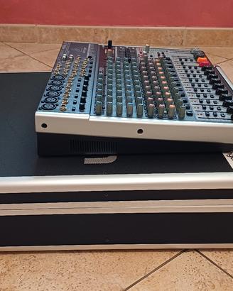 Mixer Xenyx x1832 Usb + Case
