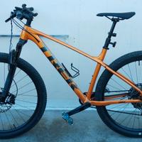 bicicletta MTB trek Xcaliber 9 orange