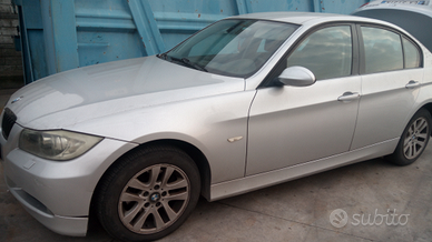 BMW 320d E90 Anno 2005 per ricambi