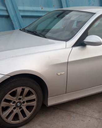 BMW 320d E90 Anno 2005 per ricambi