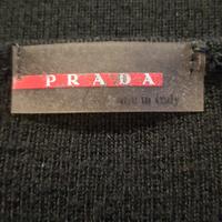 Maglioncino nero scollo a V