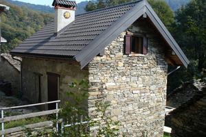 Vendesi Baita nel verde abitabile subito