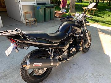 Kawasaky zr750