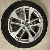 4 cerchi Audi Q2 R18 + gomme estive Michelin usate