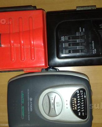 3 Walkman a cassetta e 2 radio AM FM