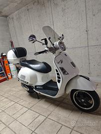 Vespa 300 GTS Super 