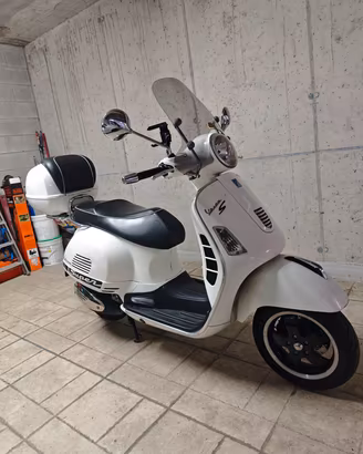 Vespa 300 GTS Super 