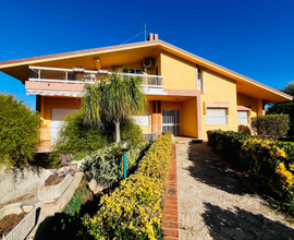 Meravigliosa villa bifamiliare
