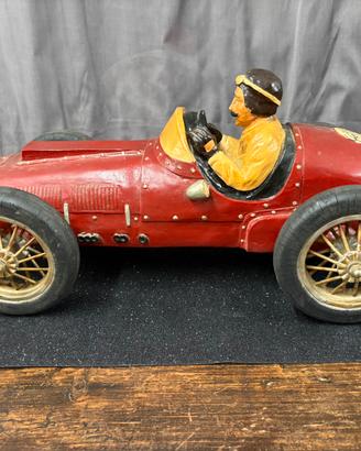 modellino da collezione di un'auto da corsa