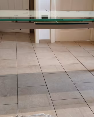 Tavolo in vetro temperato allungabile 