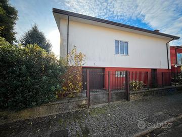 CAVARZERE: 129B: Casa singola con scoperto