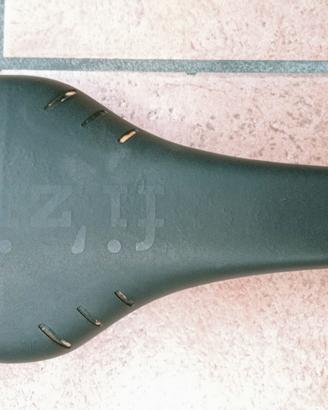 sella fizik tundra carbon 