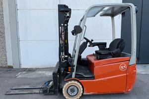 Carrello elevatore elettrico 3 ruote BT Cesab C3 E