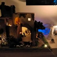 Presepe artigianale completo di pupazzi e natività