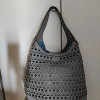 Borsa di pelle traforata