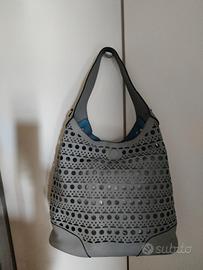 Borsa di pelle traforata
