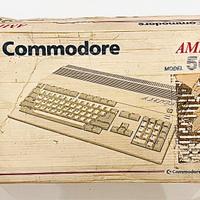 Amiga 500 con accessori e giochi