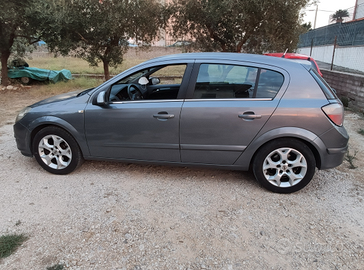 Opel Astra 1.9 120 CV Gancio traino