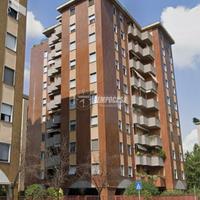 TRILOCALE ALL'OTTAVO PIANO CON BOX E TERRAZZINO!