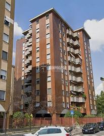 TRILOCALE ALL'OTTAVO PIANO CON BOX E TERRAZZINO!