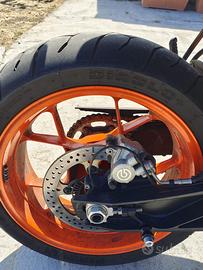 KTM DUKE 890R