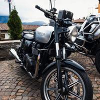 Triumph Bonneville - 2012