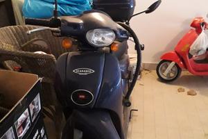 Moto marca Scarabeo 