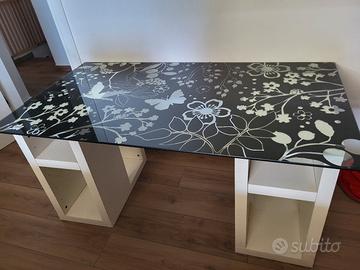 Scrivania in vetro