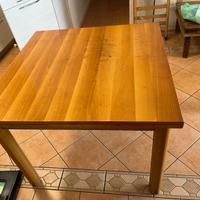 Tavolo in legno allungabile 100x100