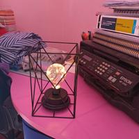 lume con lampada a led a batteria