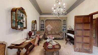 4 LOCALI A SAN VITO DEI NORMANNI