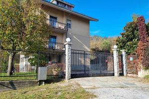 Casa indipendente soleggiata con giardino