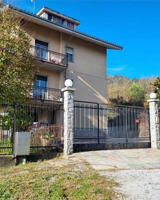 Casa indipendente soleggiata con giardino